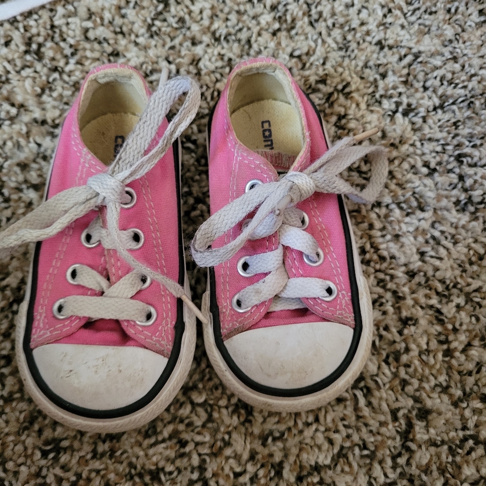 Girls converse